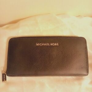 Michael Kors black pebbled leather accordion zippered wallet